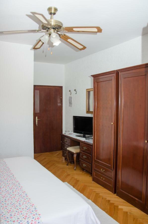 Guesthouse Ruza Сень Экстерьер фото
